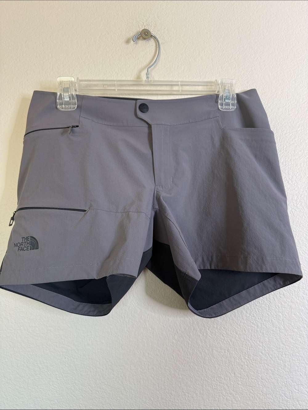 The North Face technical shorts women’s 4 grey black EUC